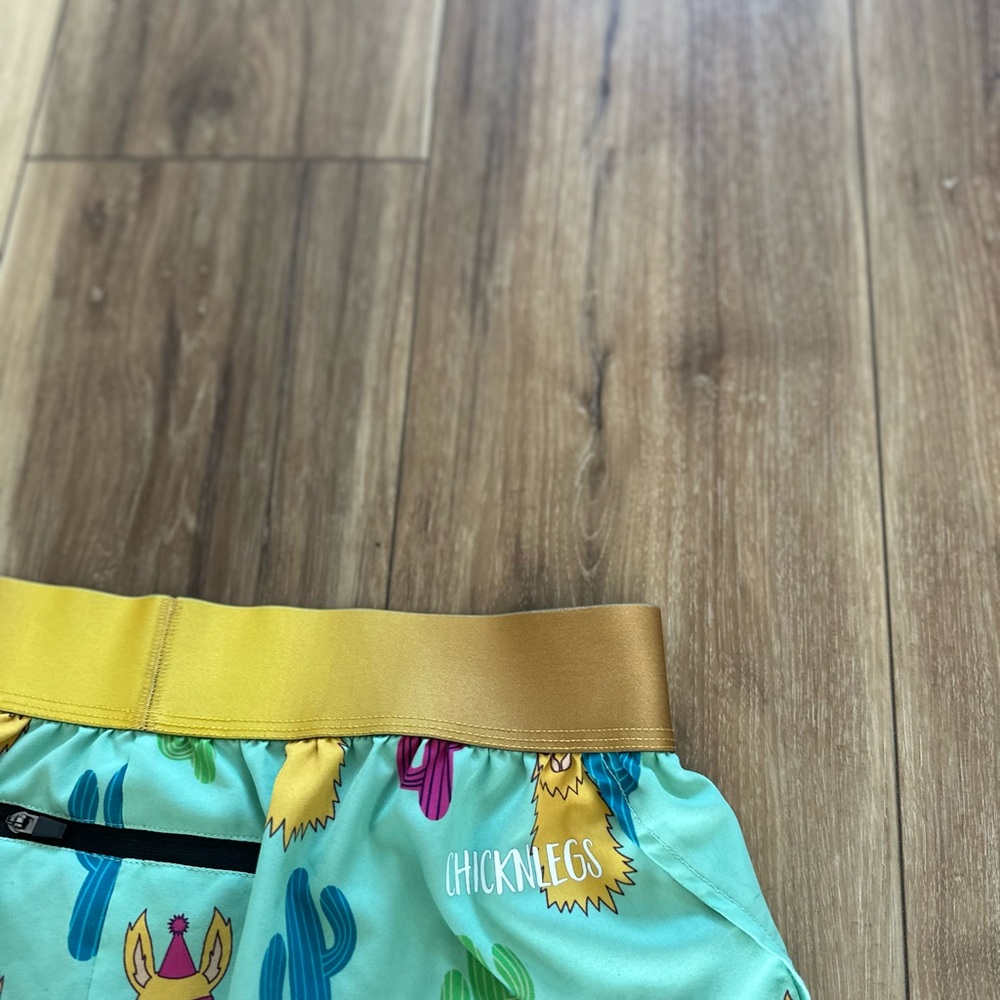 ChicknLegs womens split running Llama Cactus Shorts size large - Picture 6 of 6